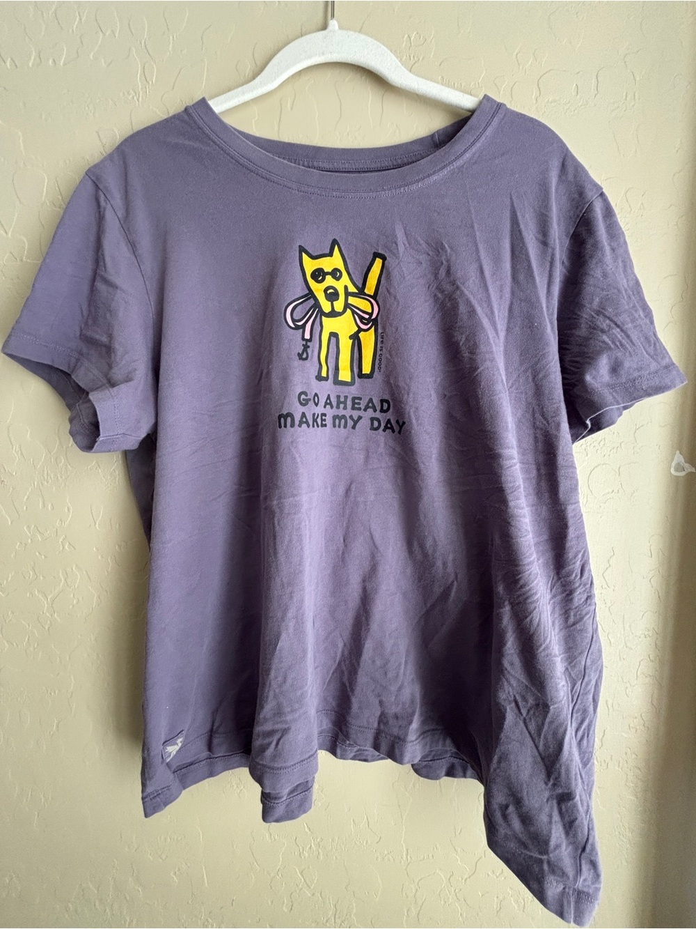 Life is Good Purple Graphic Tee with Yellow Cat Print ~ Women’s XL